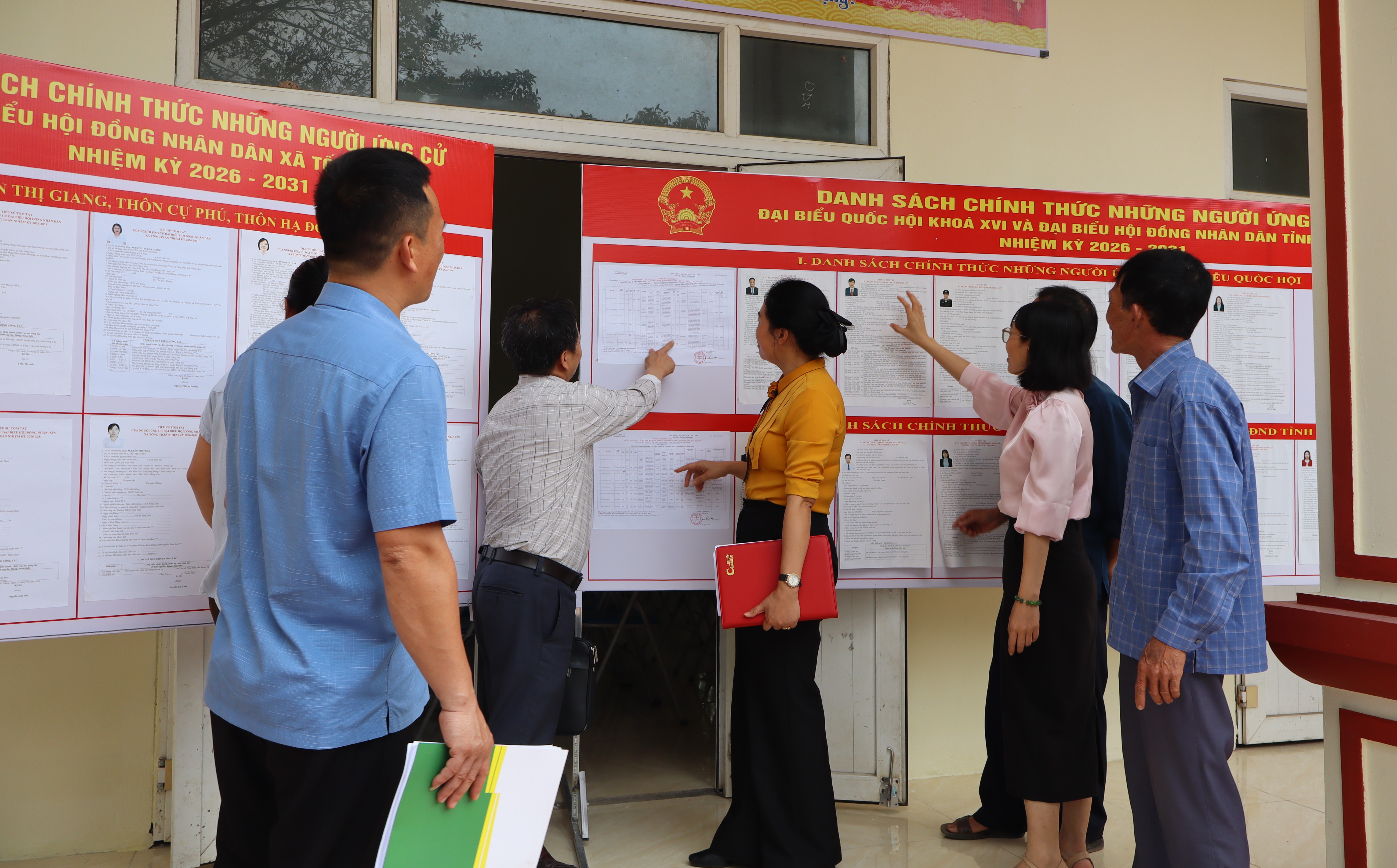 ĐOÀN GIÁM SÁT CHUYÊN ĐỀ HĐND XÃ TỐNG TRÂN GIÁM SÁT CÔNG TÁC CHUẨN BỊ BẦU CỬ TẠI 3 THÔN