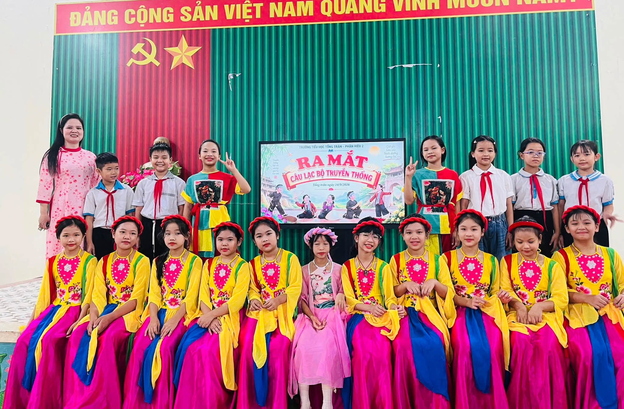 PHÂN HIỆU 2 TRƯỜNG TIỂU  HỌC TỐNG TRÂN RA MẮT CÂU LẠC BỘ TRUYỀN THỐNG