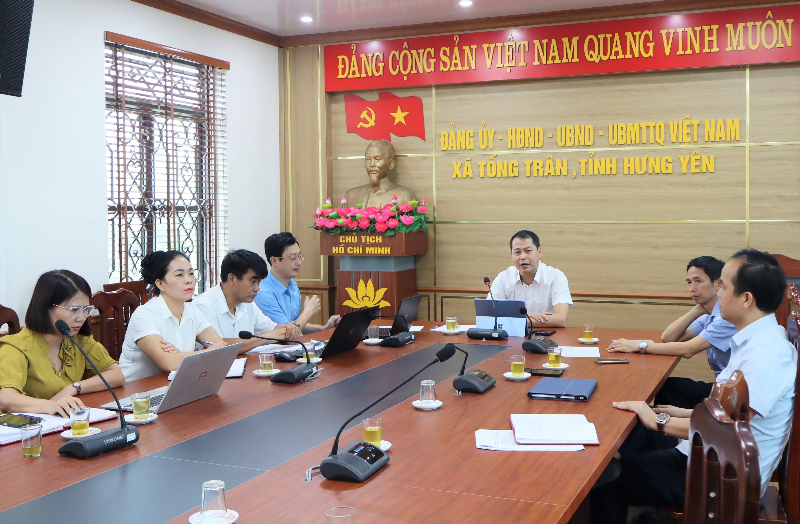 ĐẢNG ỦY XÃ TỐNG TRÂN TRIỂN KHAI CÔNG TÁC SỐ HÓA, TẠO LẬP DỮ LIỆU HỒ SƠ ĐẢNG VIÊN