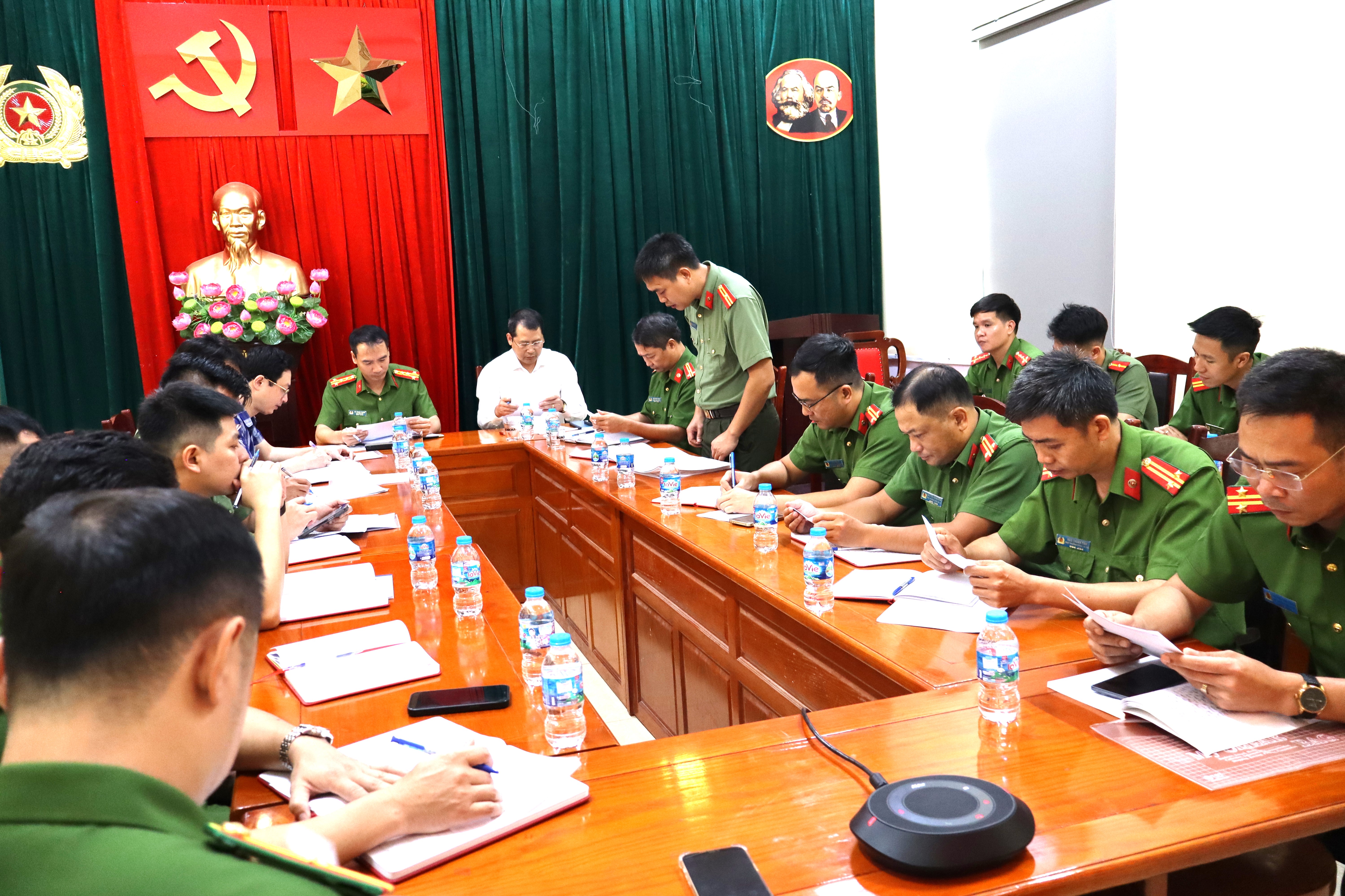 CHI BỘ CÔNG AN XÃ TỐNG TRÂN TỔ CHỨC SINH HOẠT CHI BỘ THƯỜNG KỲ THÁNG 8 NĂM 2026