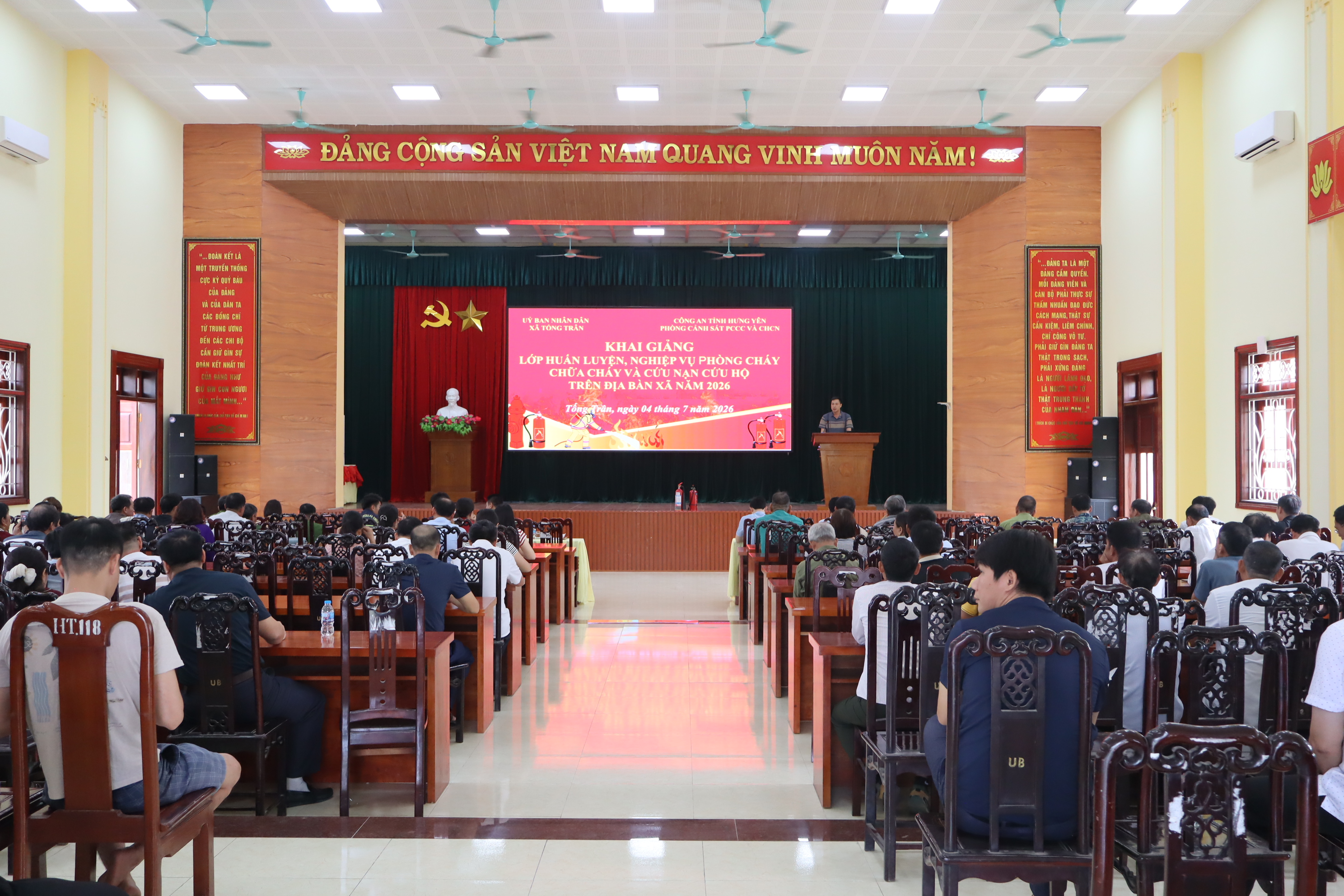 XÃ TỐNG TRÂN TỔ CHỨC HỘI NGHỊ HUẤN LUYỆN, KIỂM TRA CẤP CHỨNG NHẬN NGHIỆP VỤ PHÒNG CHÁY, CHỮA CHÁY VÀ CỨU NẠN, CỨU HỘ NĂM 2026