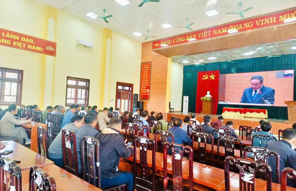 ĐẢNG ỦY XÃ TỐNG TRÂN DỰ HỘI NGHỊ TRỰC TUYẾN TOÀN QUỐC TRIỂN KHAI CÔNG TÁC BẦU CỬ ĐẠI BIỂU QUỐC HỘI VÀ HĐND CÁC CẤP, NHIỆM KỲ 2026–2031