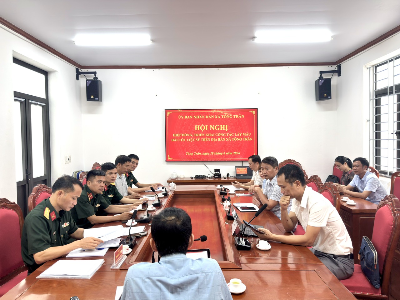 UBND XÃ TỐNG TRÂN TỔ CHỨC HỘI NGHỊ HIỆP ĐỒNG, TRIỂN KHAI CÔNG TÁC LẤY MẪU HÀI CỐT LIỆT SĨ CHƯA XÁC ĐỊNH ĐƯỢC DANH TÍNH TRÊN ĐỊA BÀN XÃ