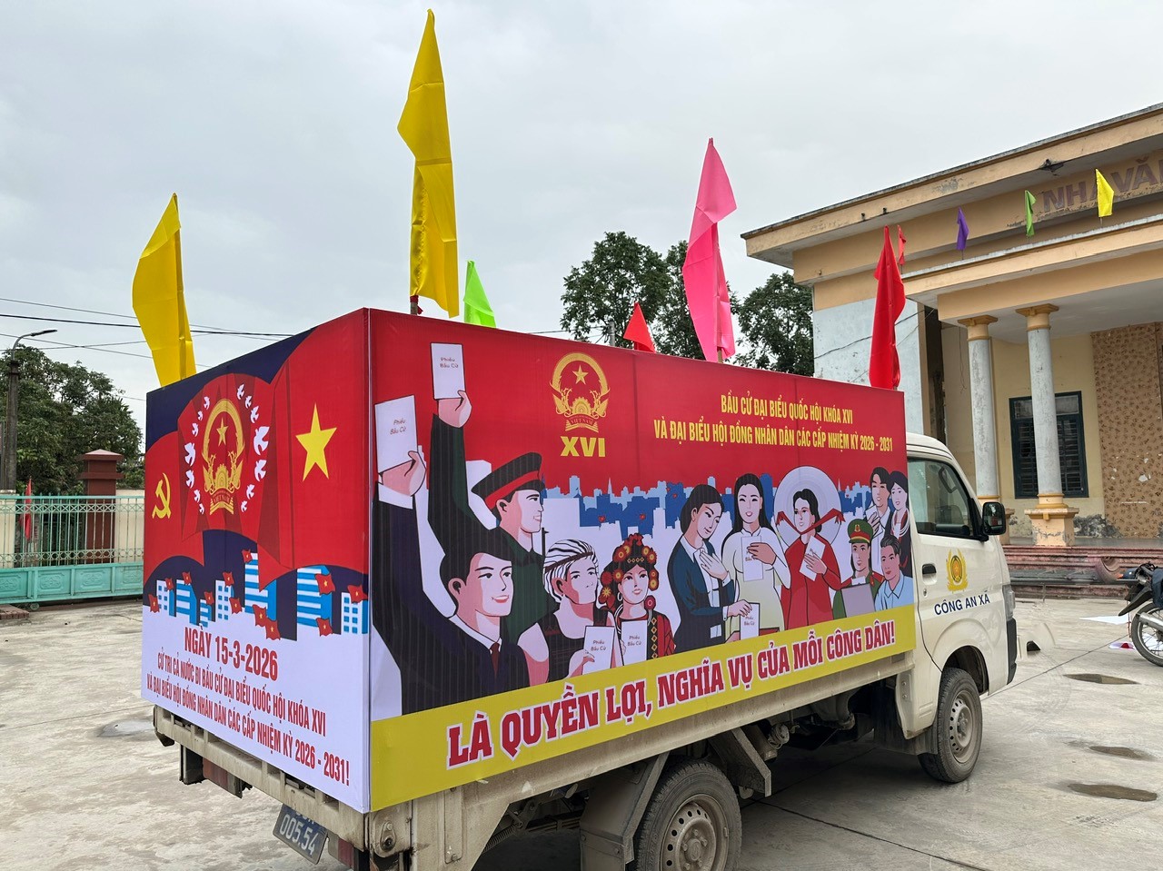 XÃ TỐNG TRÂN RỰC RỠ CỜ HOA, SẴN SÀNG CHO NGÀY HỘI NON SÔNG
