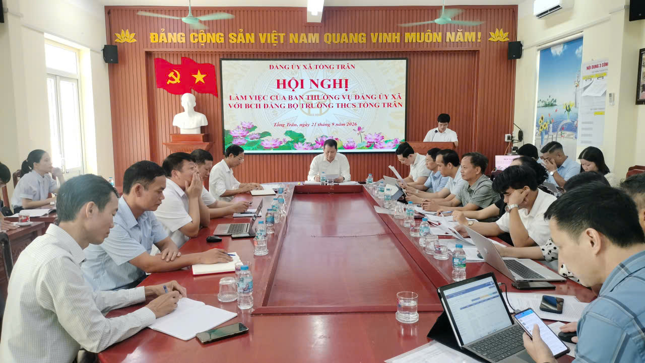 Đảng ủy xã Tống Trân làm việc với Đảng bộ Trường THCS Tống Trân