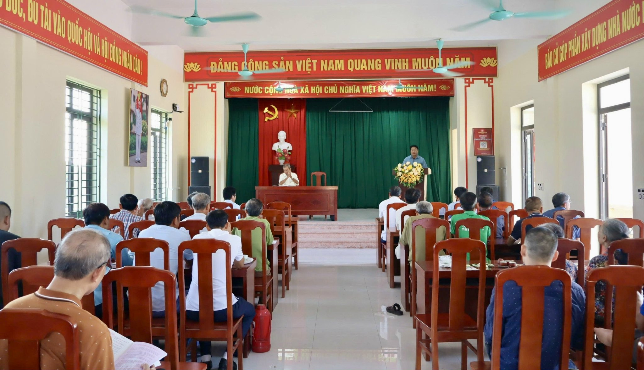 Các chi bộ thôn Võng Phan, Nguyên Hòa, Hạnh Phúc tổ chức sinh hoạt thường kỳ tháng 10