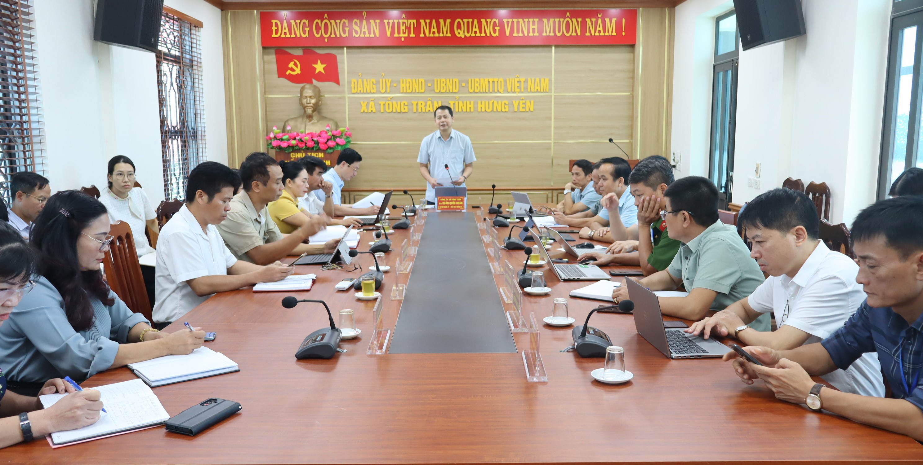 Đảng ủy xã Tống Trân xem xét, thống nhất một số nội dung quan trọng về công tác xây dựng Đảng