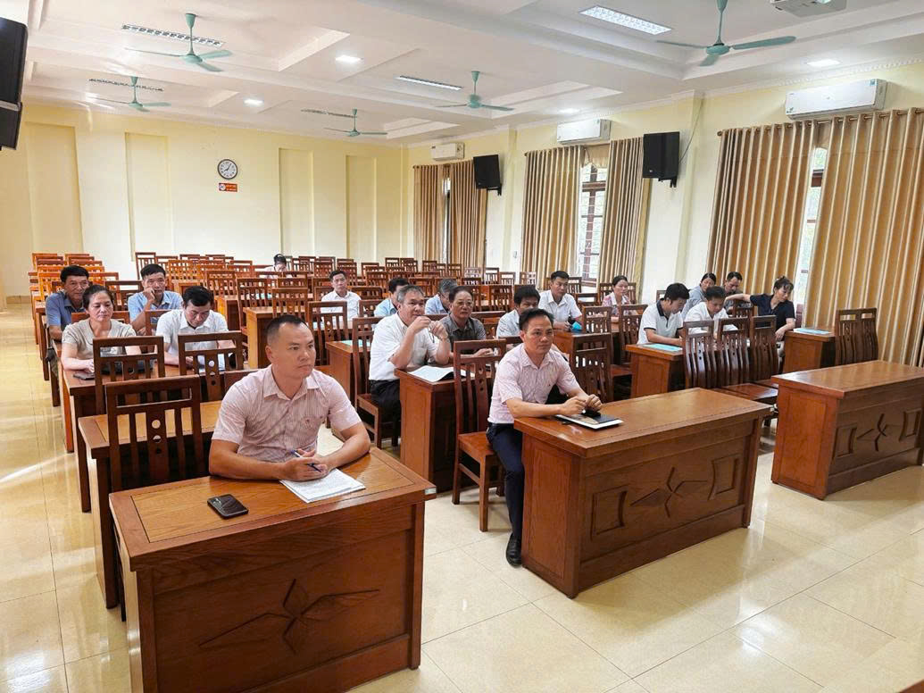 Phòng giao dịch Ngân hàng Chính sách xã hội Phù Cừ tập huấn vai trò của Trưởng thôn trong hoạt động tín dụng chính sách