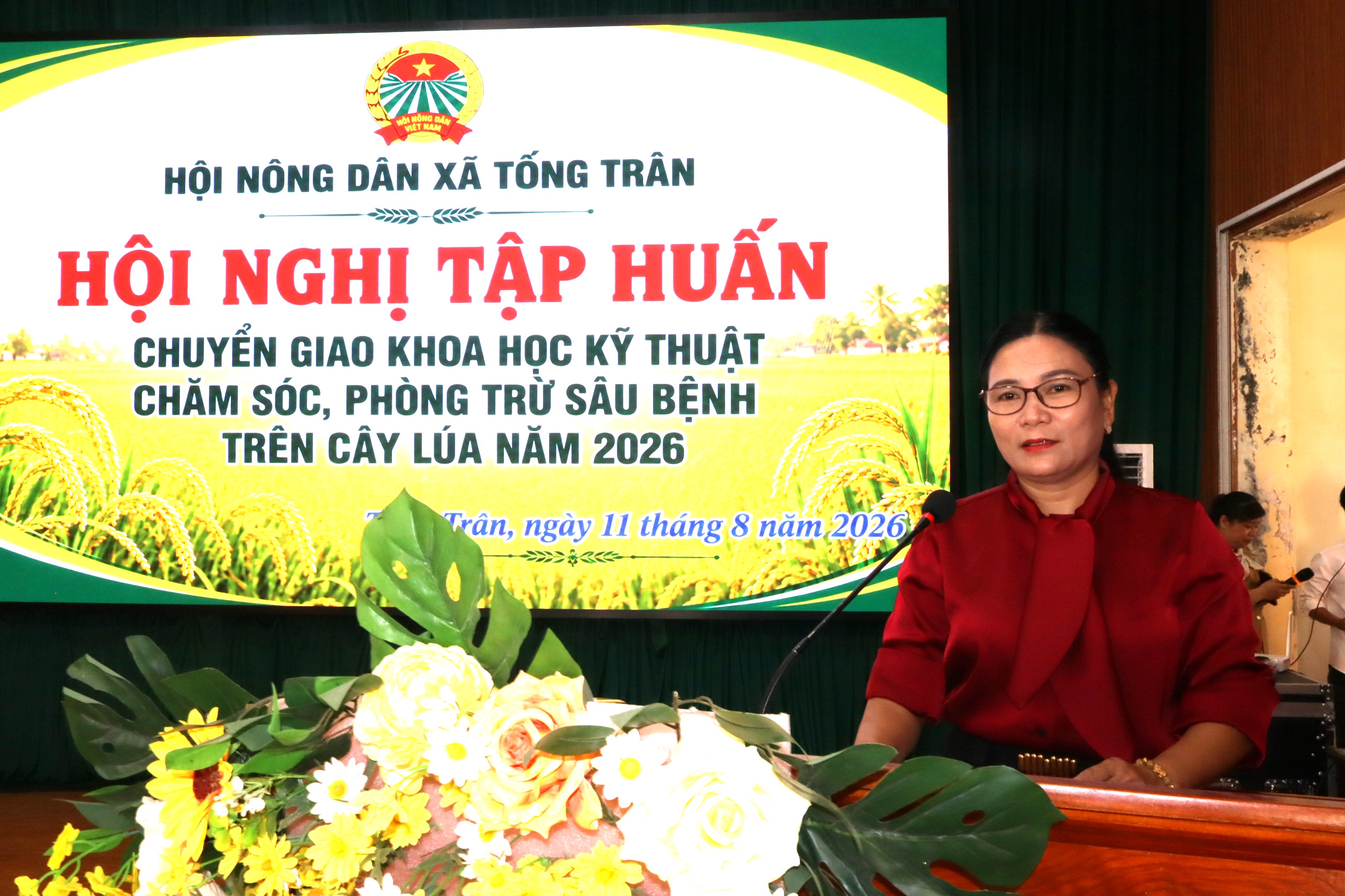 Hội Nông dân xã Tống Trân tập huấn kỹ thuật chăm sóc, phòng trừ sâu bệnh trên cây lúa