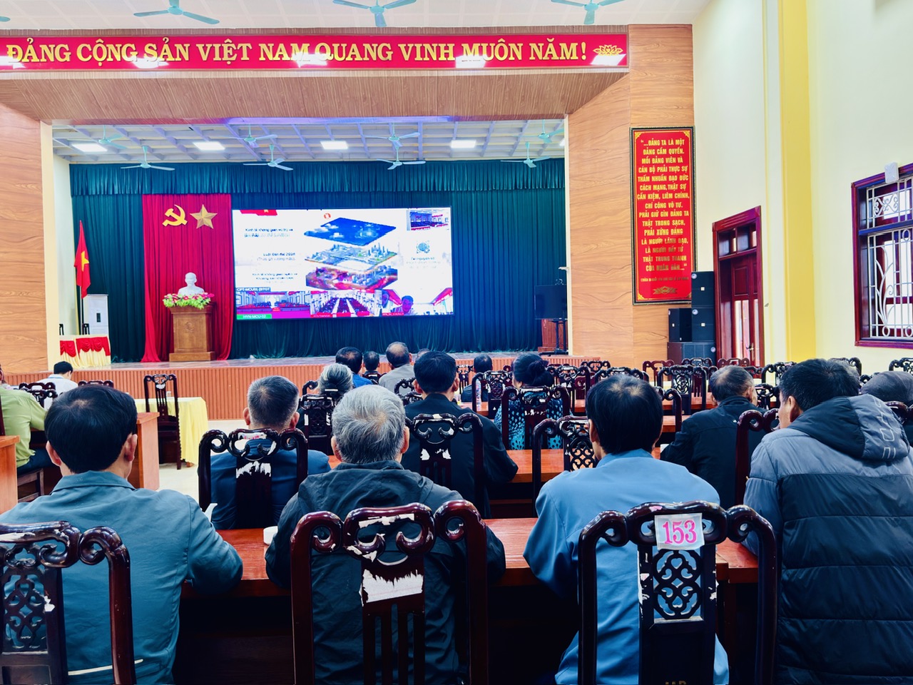Xã Tống Trân tổ chức học tập, quán triệt Nghị quyết số 79-NQ/TW ngày 06/01/2026 về phát triển kinh tế nhà nước và Nghị quyết số 80-NQ/TW ngày 07/01/2026 về phát triển văn hóa Việt Nam của Bộ Chính trị và 80 của Bộ Chính trị