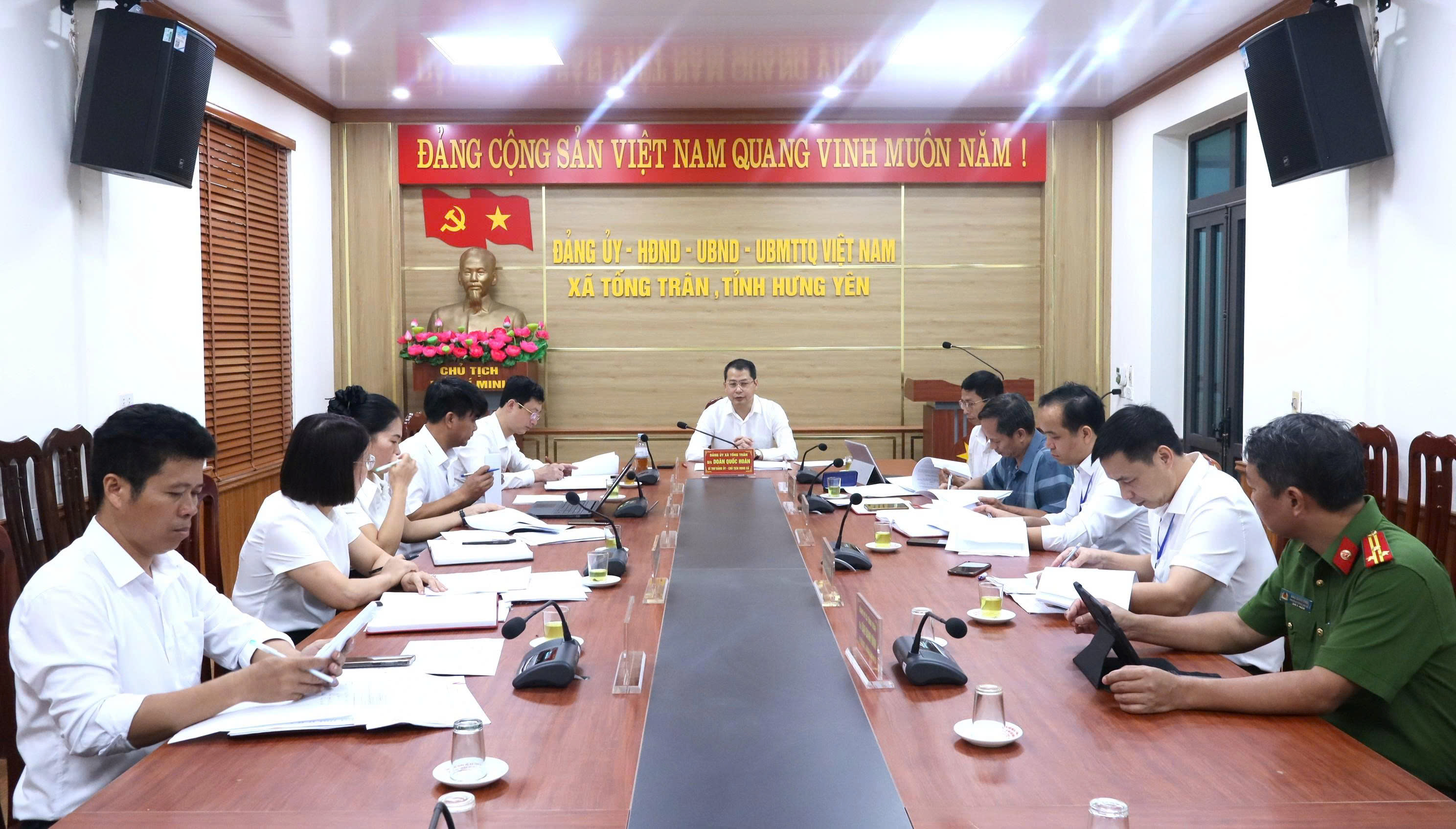 Ban Thường vụ Đảng ủy xã Tống Trân cho ý kiến về Đề án nhân sự cấp ủy các chi bộ thôn sau sắp xếp