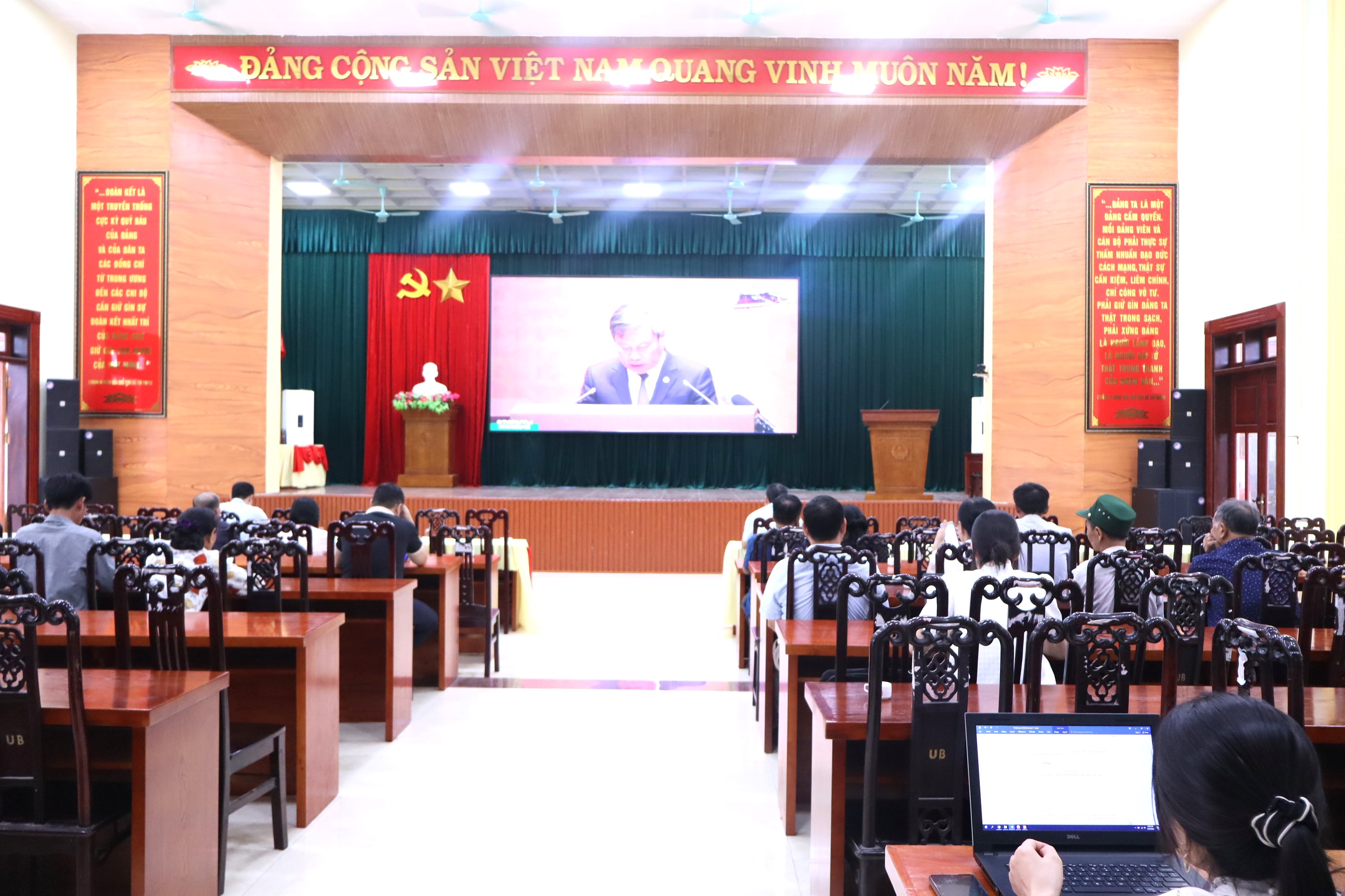 Xã Tống Trân tổ chức Hội nghị trực tuyến toàn quốc nghiên cứu, học tập, quán triệt và triển khai thực hiện Nghị quyết số 10-NQ/TW của Bộ Chính trị