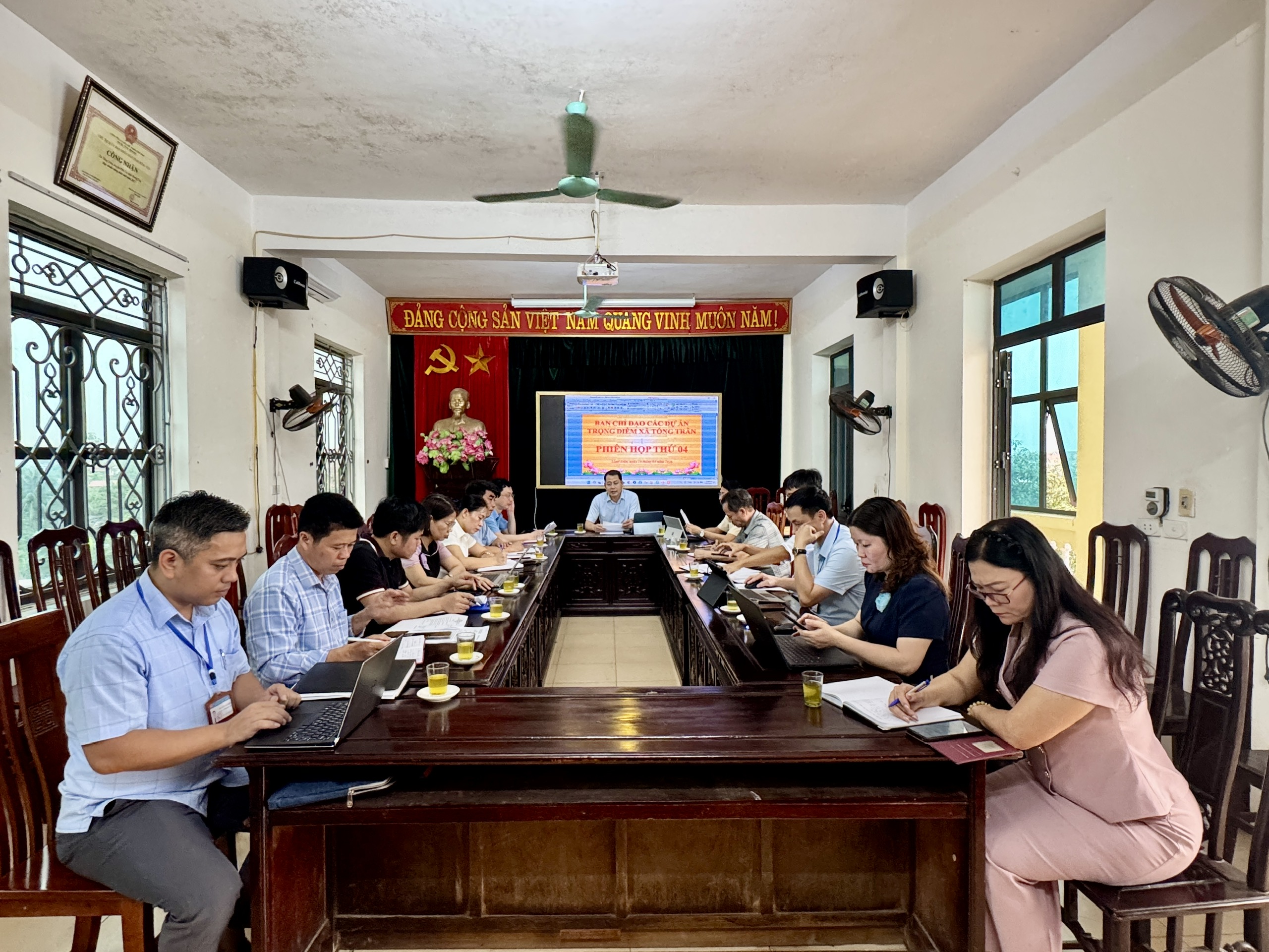 Ban Chỉ đạo các dự án trọng điểm xã Tống Trân tổ chức phiên họp thứ 4