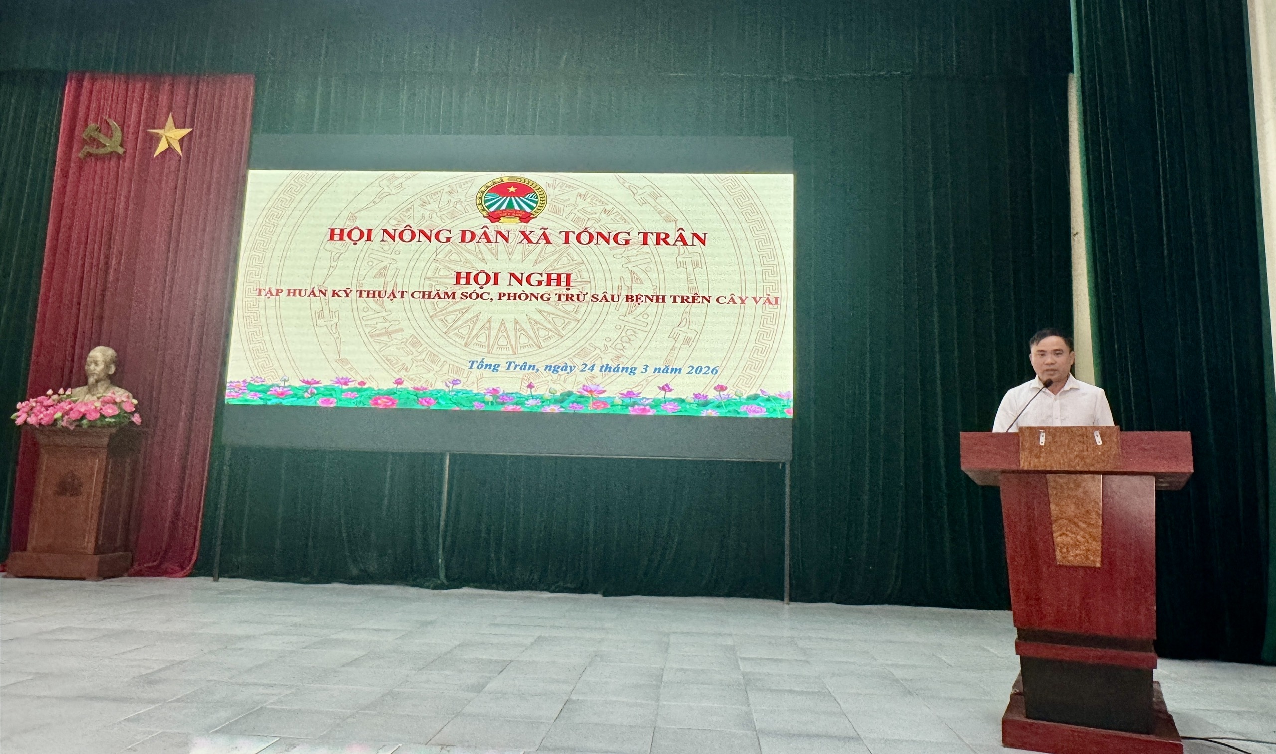 Hội Nông dân xã Tống Trân tổ chức tập huấn kỹ thuật chăm sóc cây vải cho hội viên nông dân