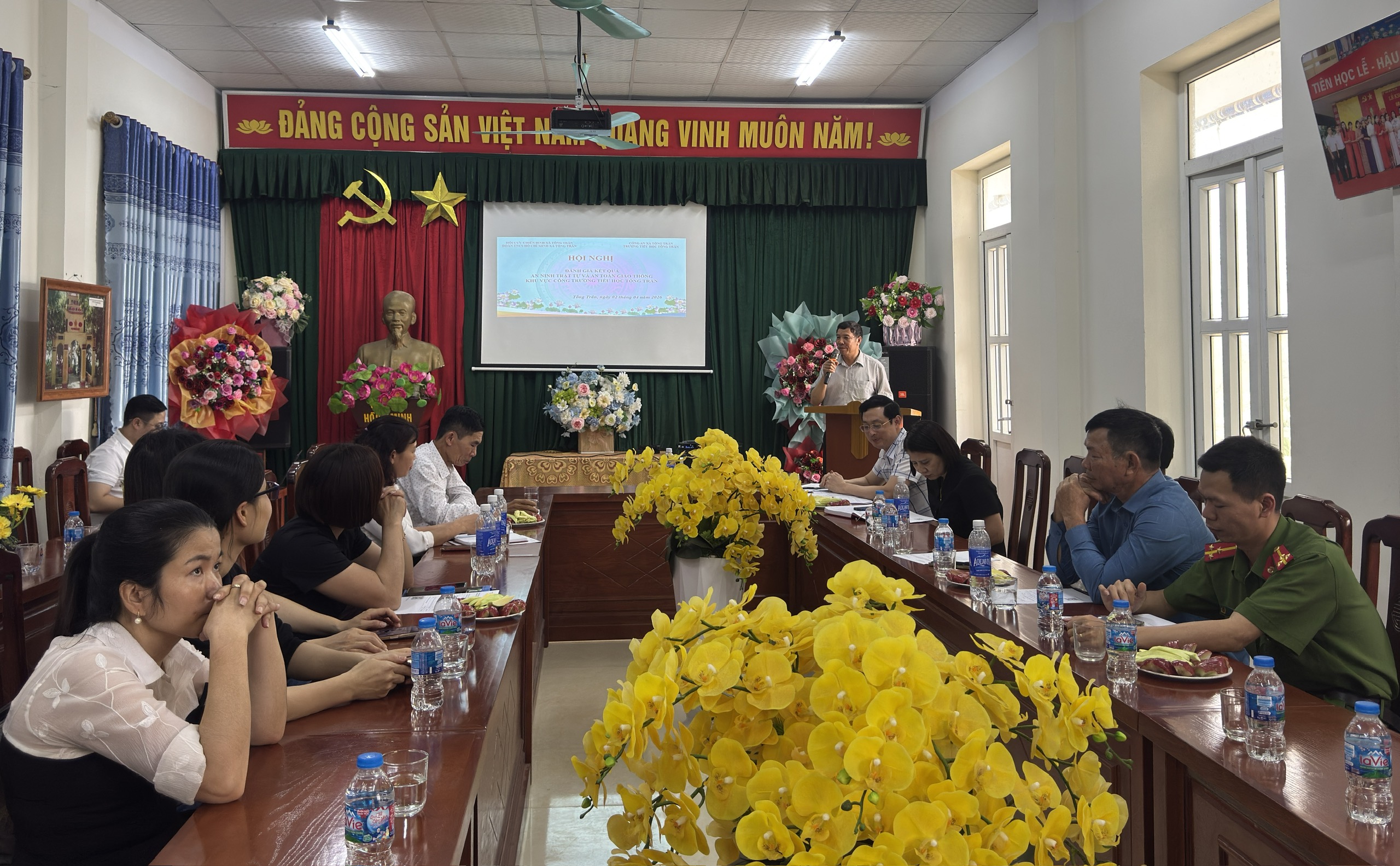 Hội nghị đánh giá kết quả hoạt động phối hợp đảm bảo an ninh trật tự, an toàn giao thông khu vực cổng Trường Tiểu học Tống Trân