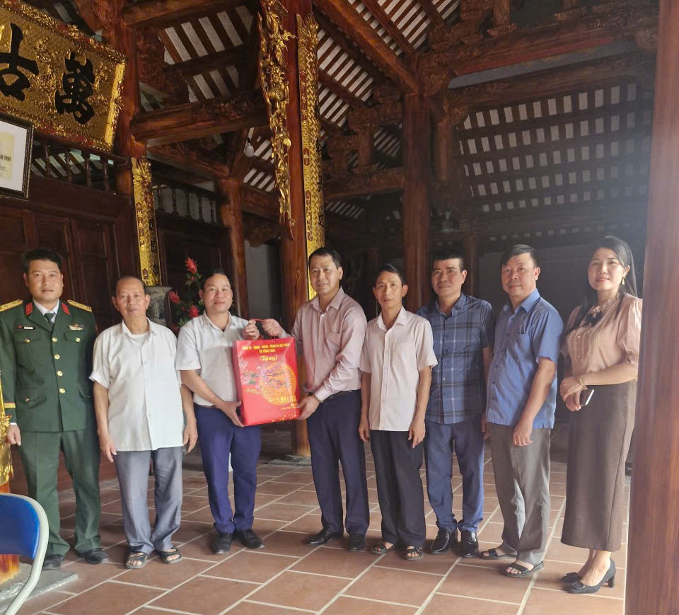 Đoàn đại biểu lãnh đạo xã Tống Trân thăm, chúc Tết các thôn và dâng hương tại các di tích nhân dịp Tết Nguyên đán Bính Ngọ năm 2026