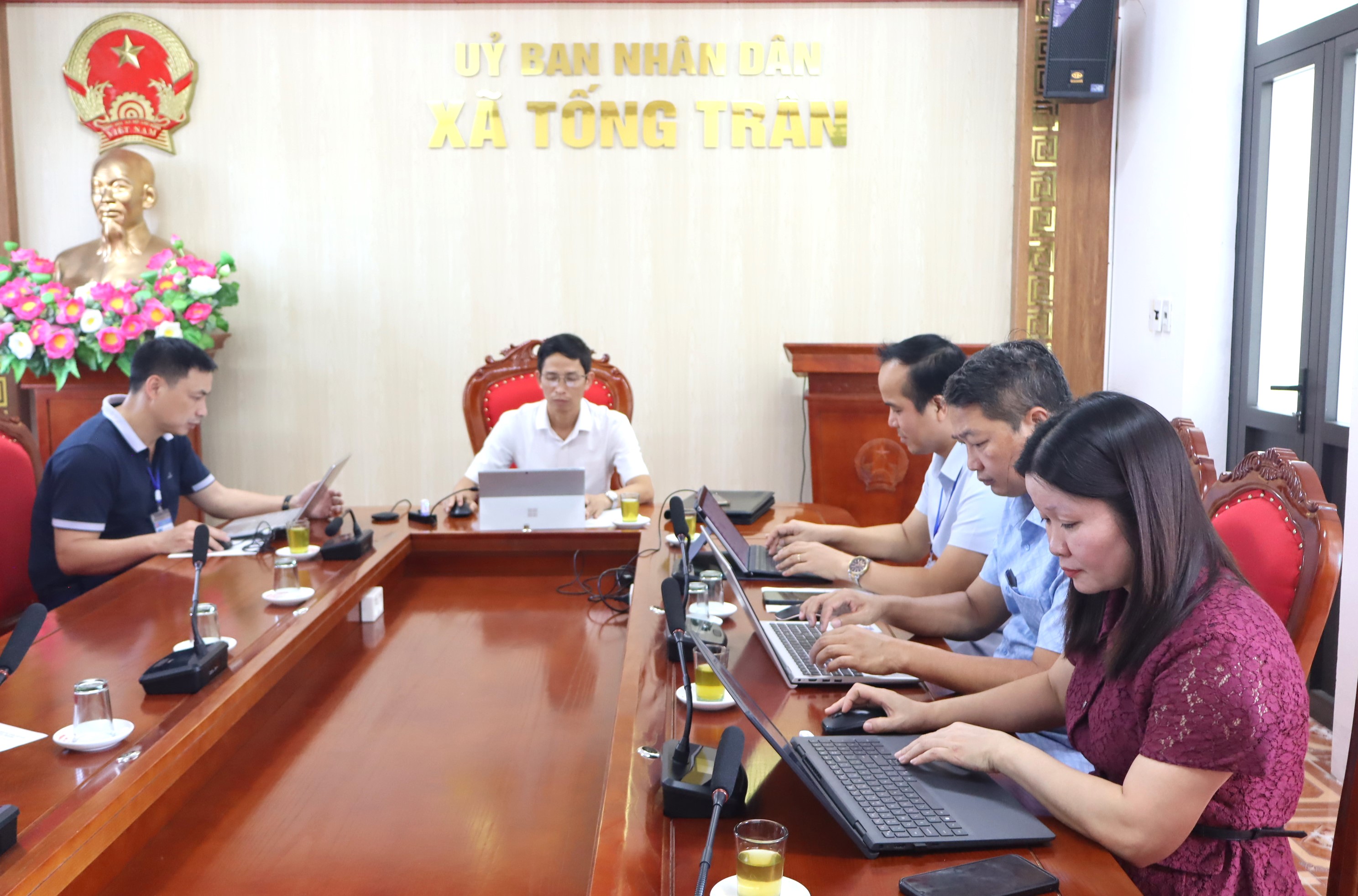 UBND XÃ TỐNG TRÂN TỔ CHỨC HỘI NGHỊ GIAO BAN UBND XÃ THÁNG 10 NĂM 2026