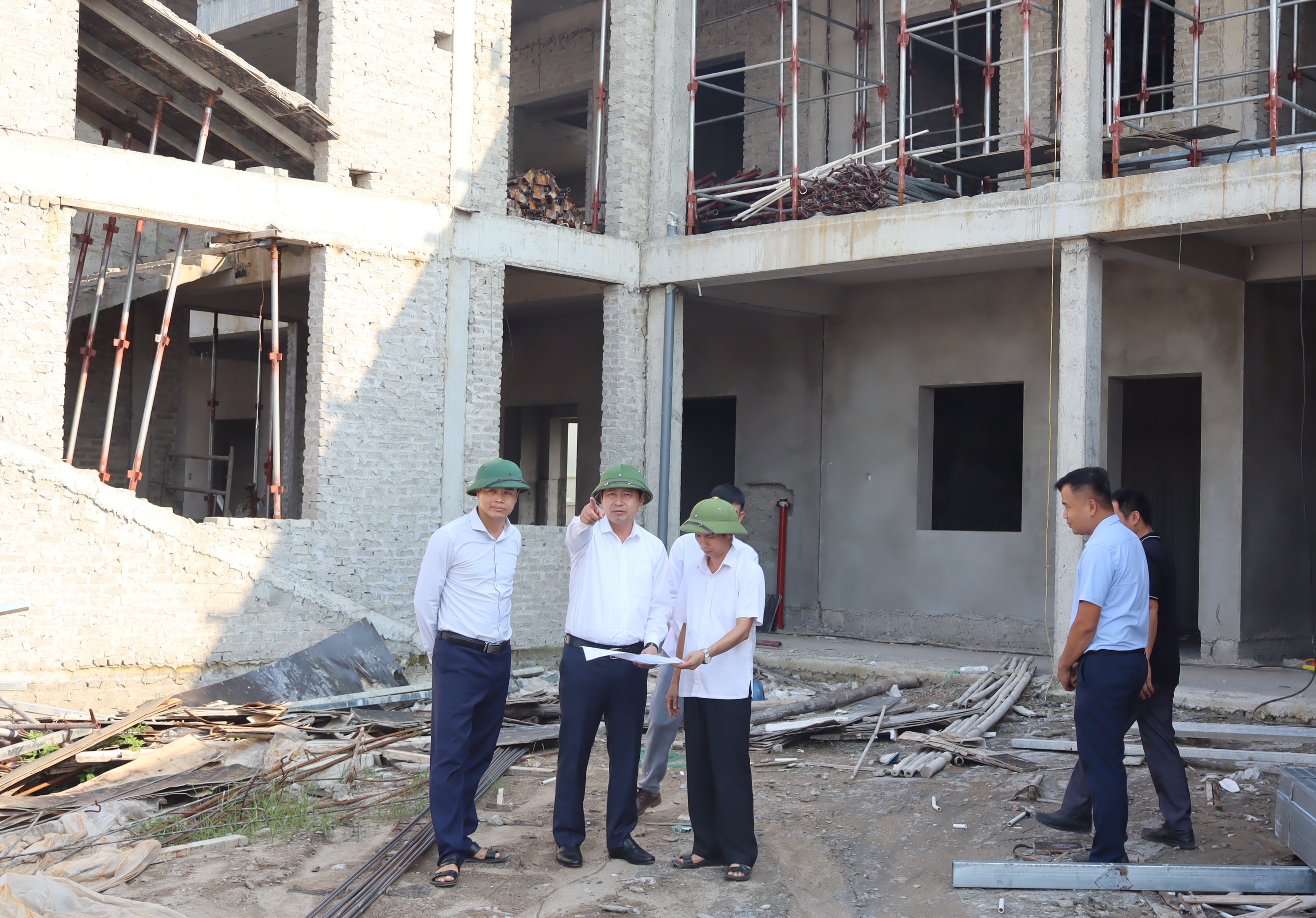 LÃNH ĐẠO XÃ TỐNG TRÂN KIỂM TRA THỰC TẾ CÁC CÔNG TRÌNH, DỰ ÁN TRỌNG ĐIỂM TRÊN ĐỊA BÀN
